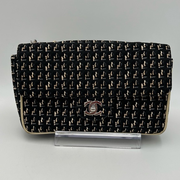 (SOLD) Chanel Black Vintage Small Printed CC Flap Bag - Picture 3 of 16